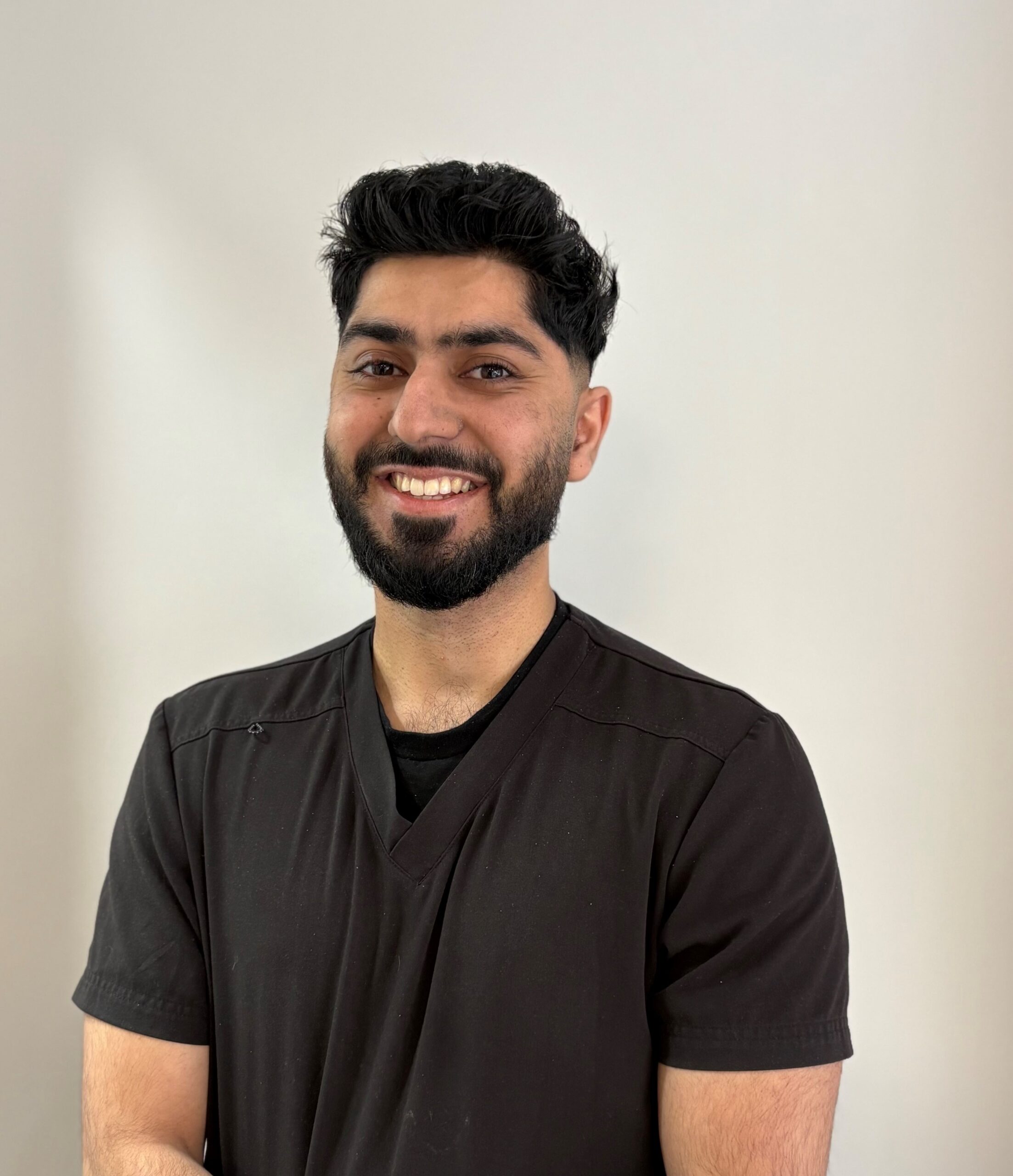https://nottsrd.expressionsdental.co.uk/wp-content/uploads/2026/05/Binny-pic-new-scaled.jpg